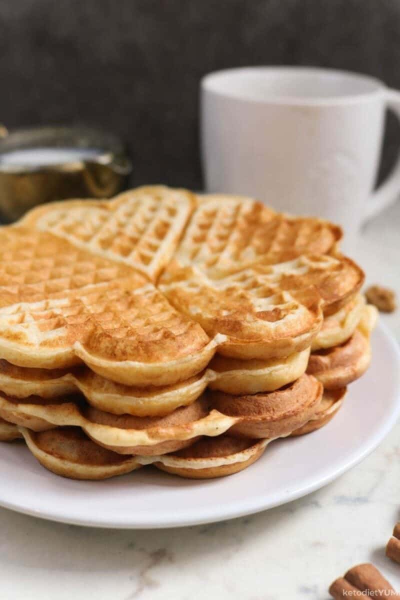 Easy 4-Ingredient Keto Chaffles Recipe – Keto Diet Yum