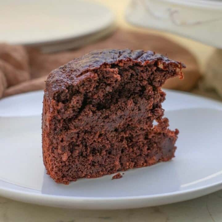 Best Keto Chocolate Cake With Low Carb Frosting - Keto Yum