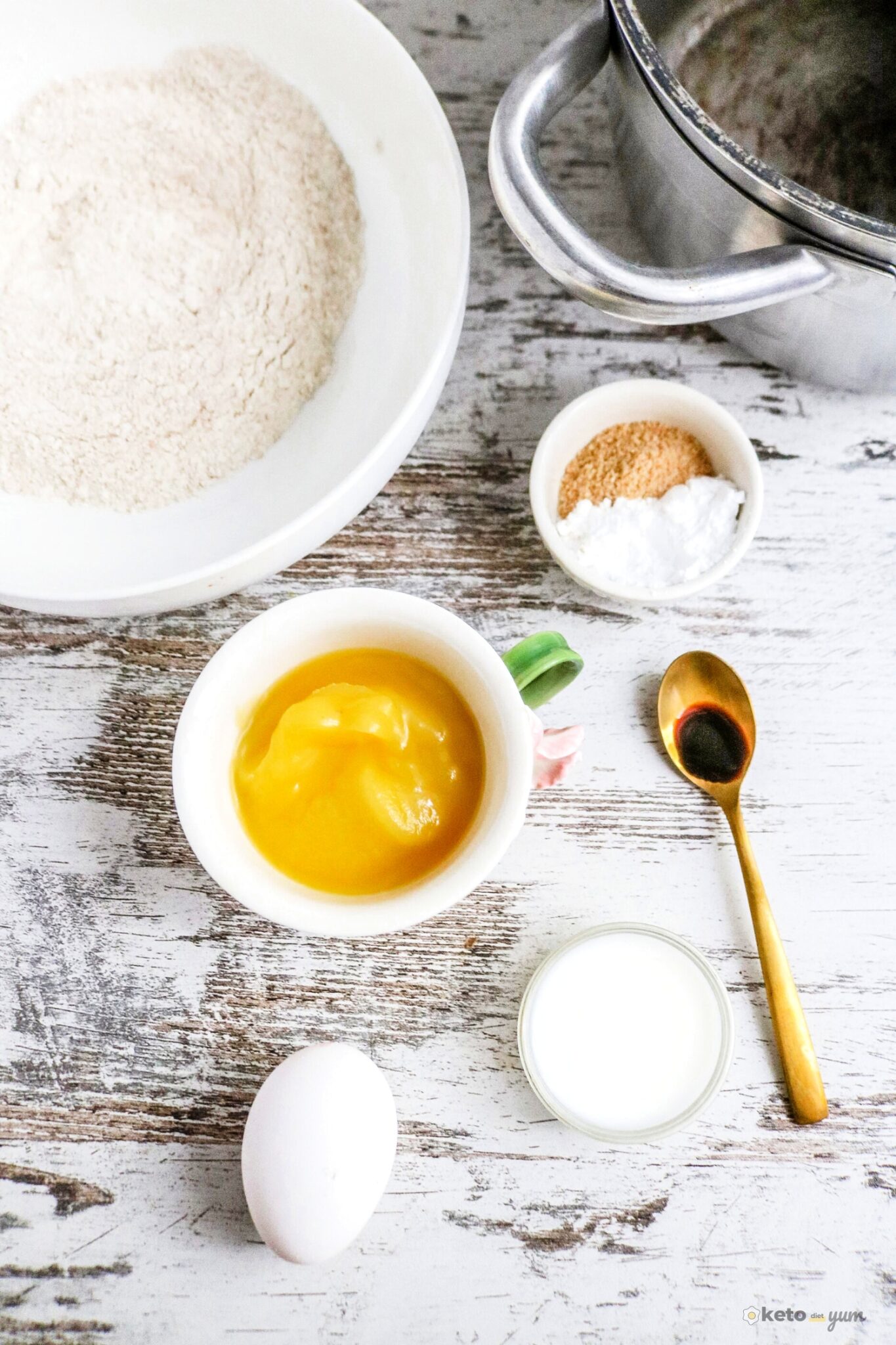 Keto Glazed Donut Balls (Sugar-Free Donut Holes)